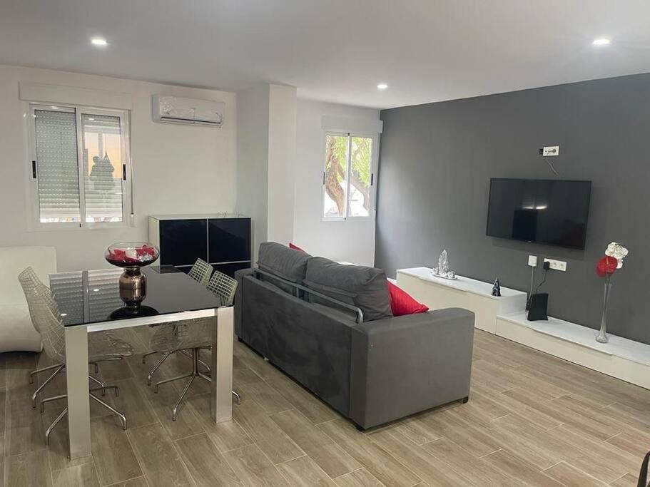 Moderno En Apartment Elche